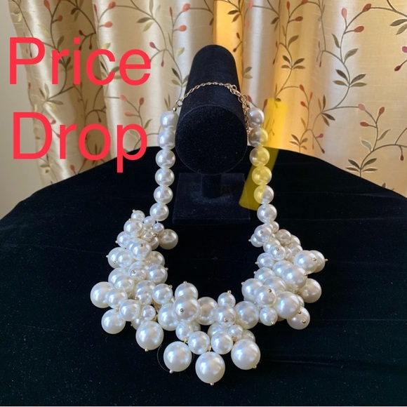 Faux Pearl Necklace - Picture 9 of 9